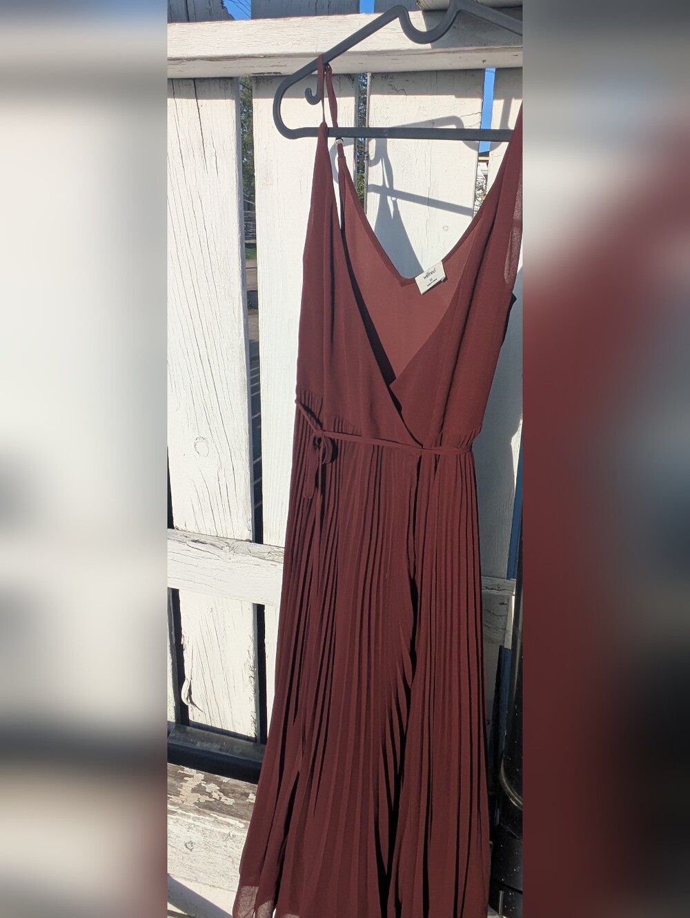NWT Aritzia Beaune V-Neck Spaghetti Strap Midi Pleat Dress Burgundy XS